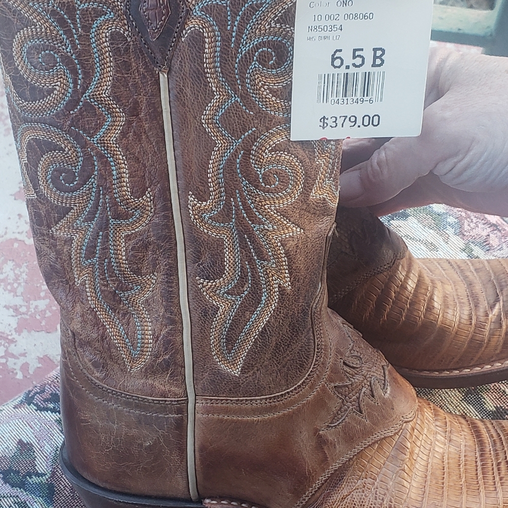 Boots - Picture 2 of 4